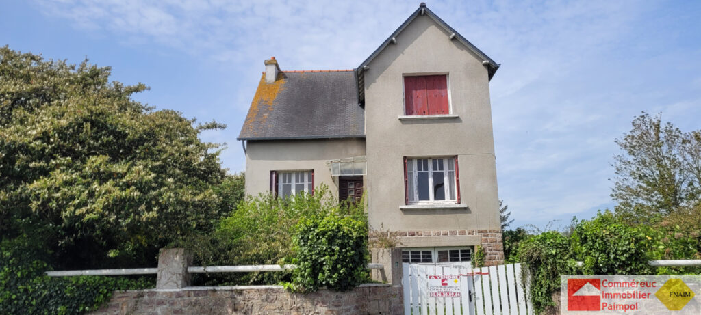 À VENDRE MAISON TRADITIONNELLE AVEC VUE MER À LOGUIVY-DE-LA- – 6 pièces – 4 chambres – 100 m²