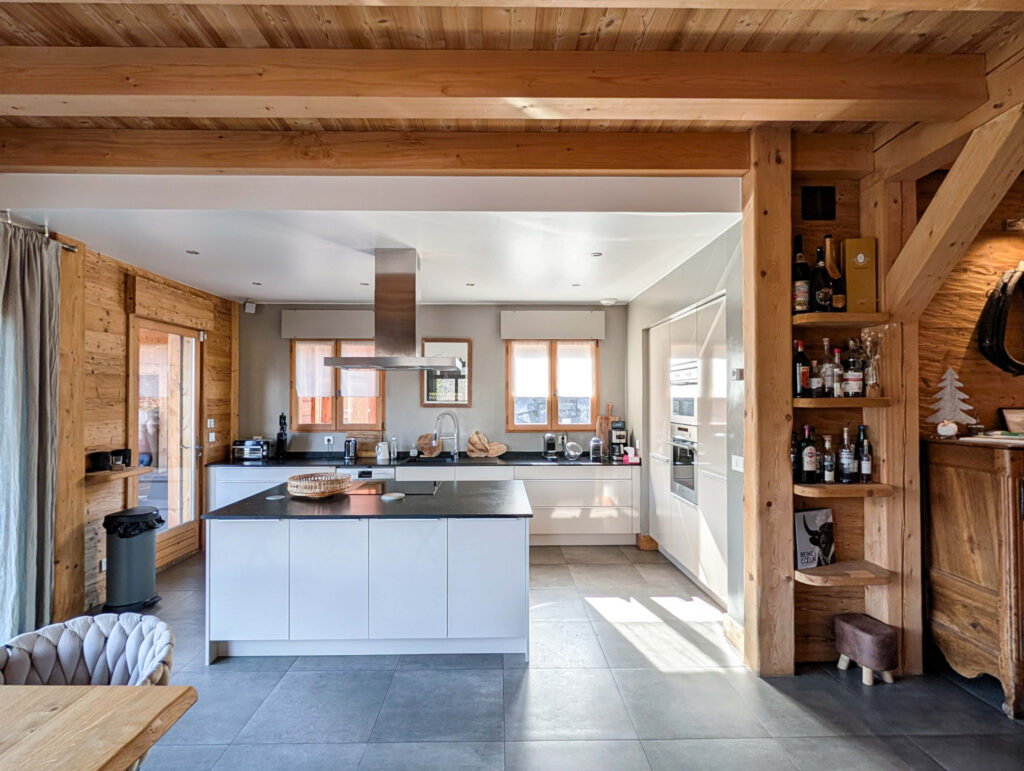 Chalet 10 pièces à 5 min. de Combloux – 10 pièces – 6 chambres – 323 m²
