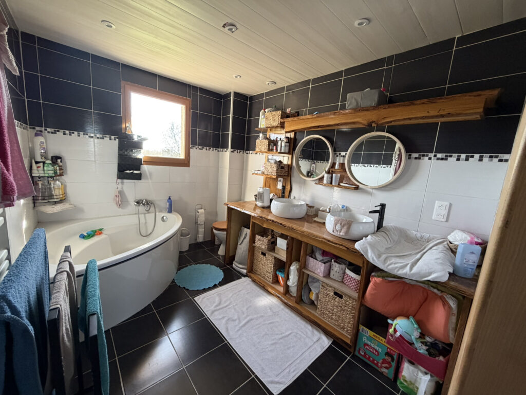 A LA CAMPAGNE – SAINT ANDRE SUR VIEUX JONC – 7 pièces – 3 chambres – 140 m²