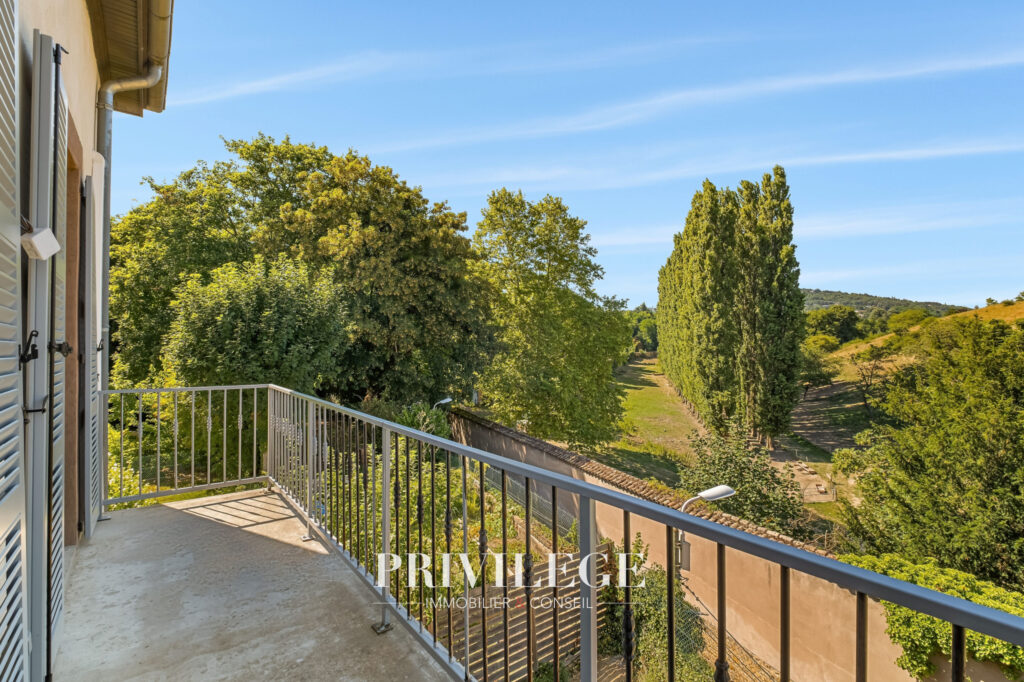 Lyon 9 – St Rambert  proche de l&rsquo;Ile Barbe- Duplex comme u – 5 pièces – 4 chambres – 163.74 m²