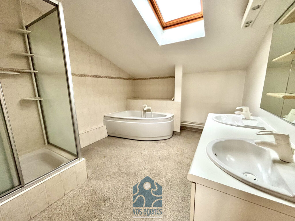 Appartement en duplex 6 pièces avec 3 terrasses, garage et c – 6 pièces – 5 chambres – 147.57 m²