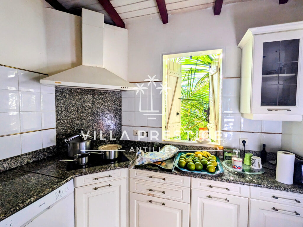 PROPRIETE 7 PIECES AVEC PISCINE, ACCES ET VUE MER IMPRENABLE – 7 pièces – 6 chambres – 233.85 m²