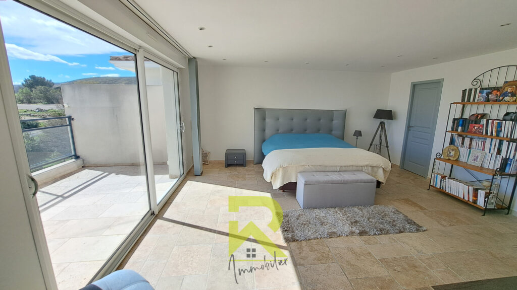 VILLA 170 M2 JARDIN, PISCINE ET VUE MONTAGNE – VIGNE – 5 pièces – 4 chambres – 170 m²