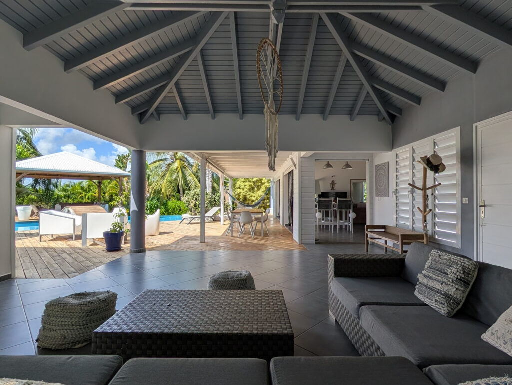 EXCLU Exceptionnelle Villa d&rsquo;Architecte avec Piscine à Débo – 5 pièces – 4 chambres – 246 m²