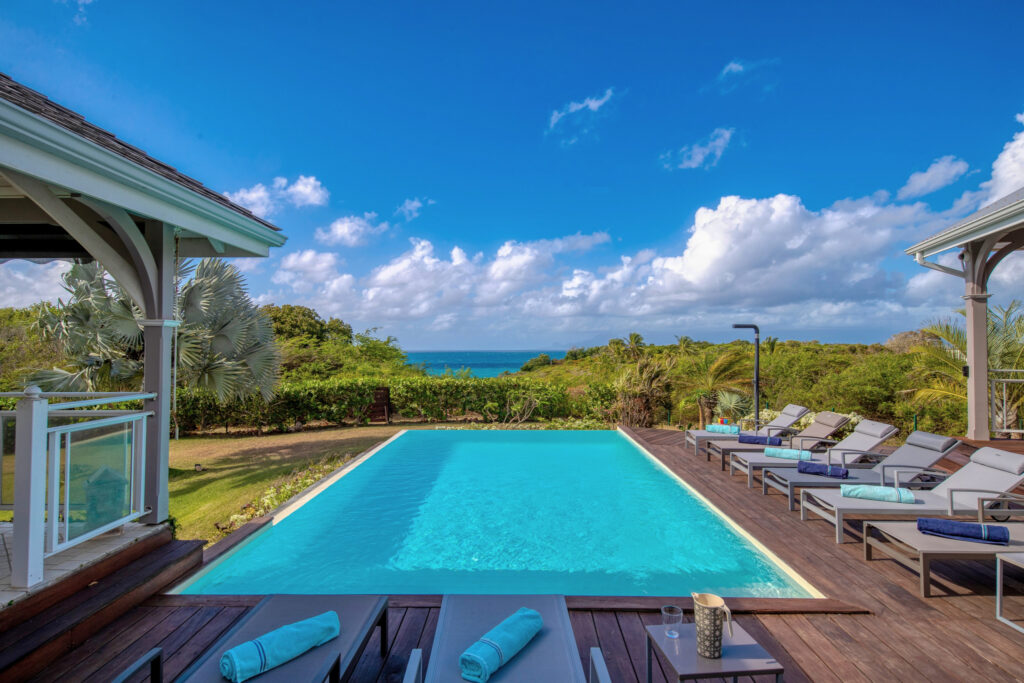 Villa1ère Ligne VUE MER à Sainte-Anne – 4 pièces – 4 chambres – 227 m²