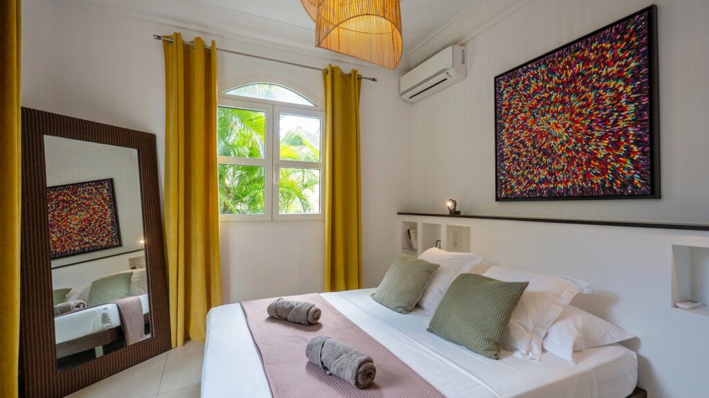 VILLA D&rsquo;EXCEPTION AVEC PLAGE SUR LE LAGON DE ST FRANCOIS – 7 pièces – 6 chambres – 260 m²