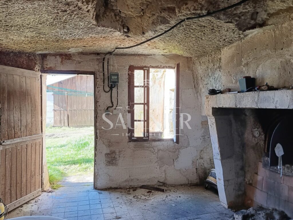 A Loches-Authentique maison vigneronne rénovée- 110 m2 avec  – 5 pièces – 3 chambres – 110 m²