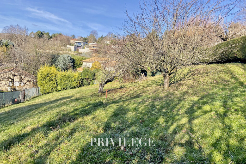 Terrain à bâtir avec vue – NR pièces – NR chambres – 905 m²