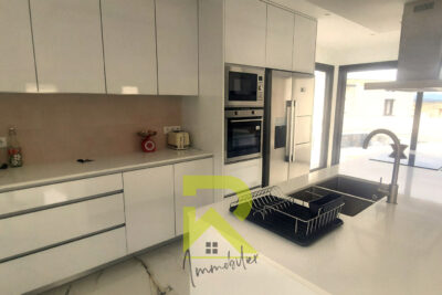 GRANDE VILLA, GARAGE, PISCINE – 5 pièces – 4 chambres – 132 m²
