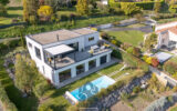 Villa avec vue, piscine, terrasses et garages – 6 pièces – 4 chambres – 170 m²