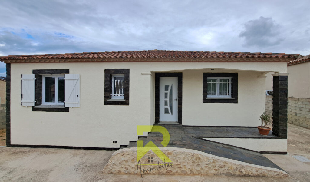 Villa plain-pied 134 m2  Vue sur l&rsquo;étang   Terrain 1470 m2 – 4 pièces – 3 chambres – 134 m²
