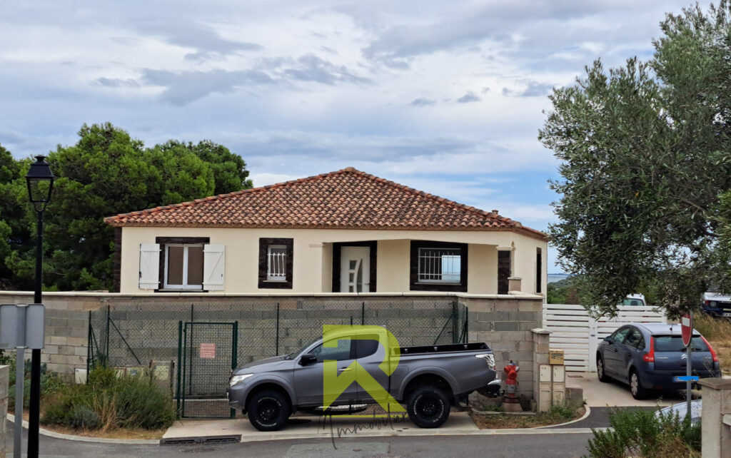 Villa plain-pied 134 m2  Vue sur l&rsquo;étang   Terrain 1470 m2 – 4 pièces – 3 chambres – 134 m²