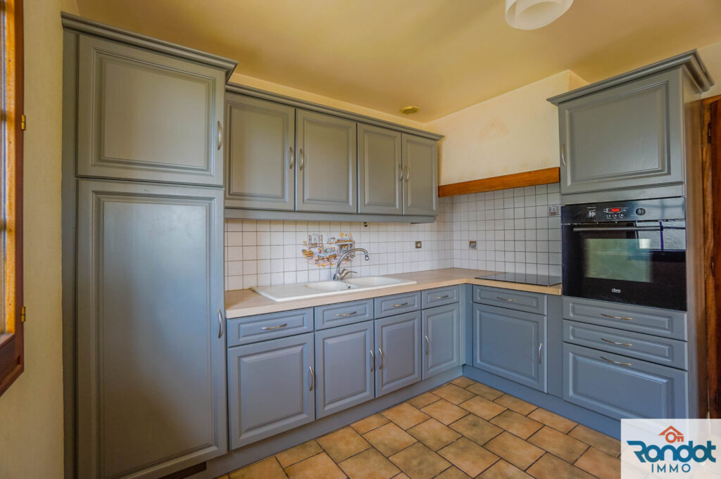 MAISON 5 PIECES / 3 CHAMBRES / 115M2 ENVIRON / 978M2 DE TERR – 5 pièces – 3 chambres – 115 m²