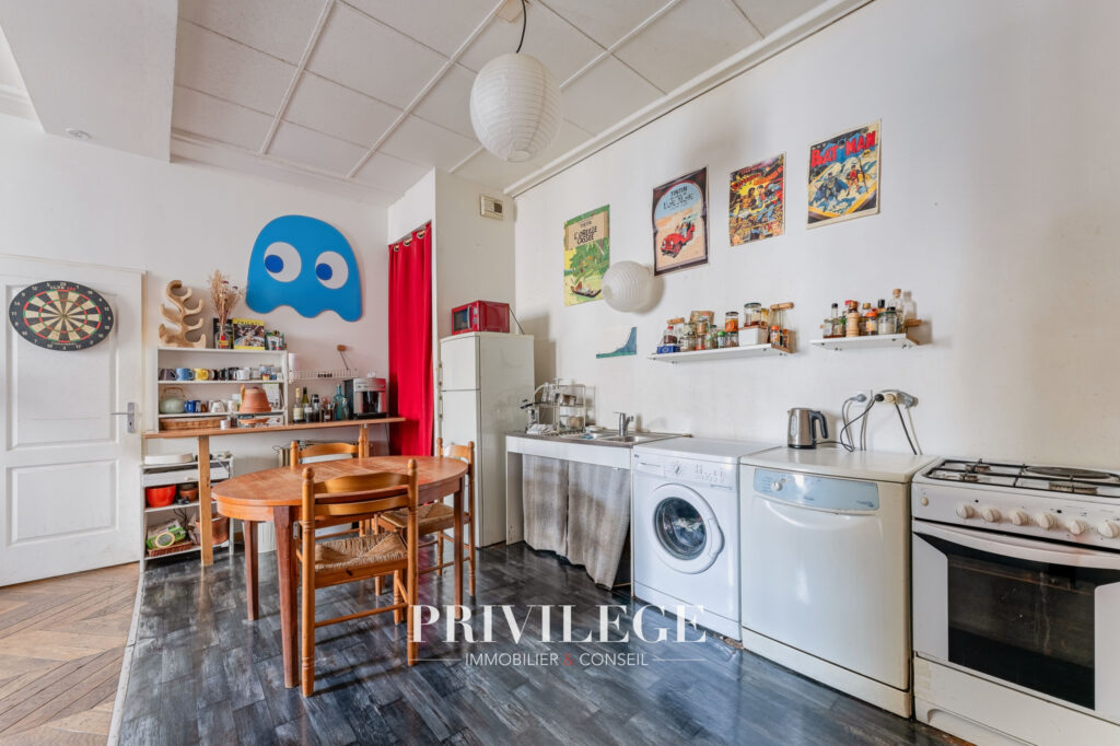 Appartement 90 m2 place Meissonnier – 4 pièces – 3 chambres – 91 m²