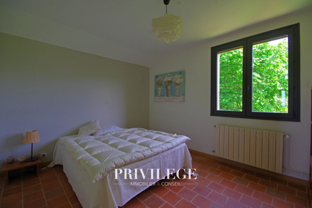 Maison familiale 160m2 vue dégagée – 7 pièces – 6 chambres – 161 m²