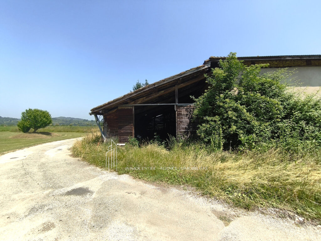Saint Bonnet de Chavagne- Corps de Ferme 163 m2 – Terrain 49 – 6 pièces – 5 chambres – 163 m²