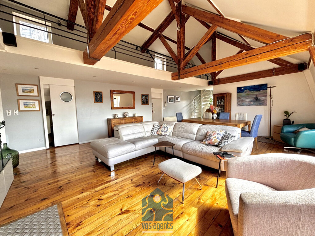 Appartement en duplex 6 pièces avec terrasse vue panoramique – 7 pièces – 5 chambres – 225.92 m²
