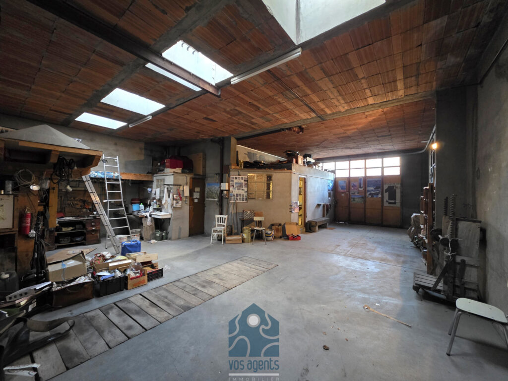 Maison 6 pièces avec terrasse, garage et atelier – 6 pièces – 4 chambres – 111 m²