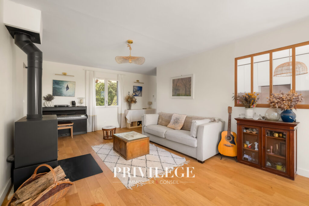 Maison familiale rénovée de 173 m2 avec 5 chambres à Saint-G – 9 pièces – 5 chambres – 173.84 m²