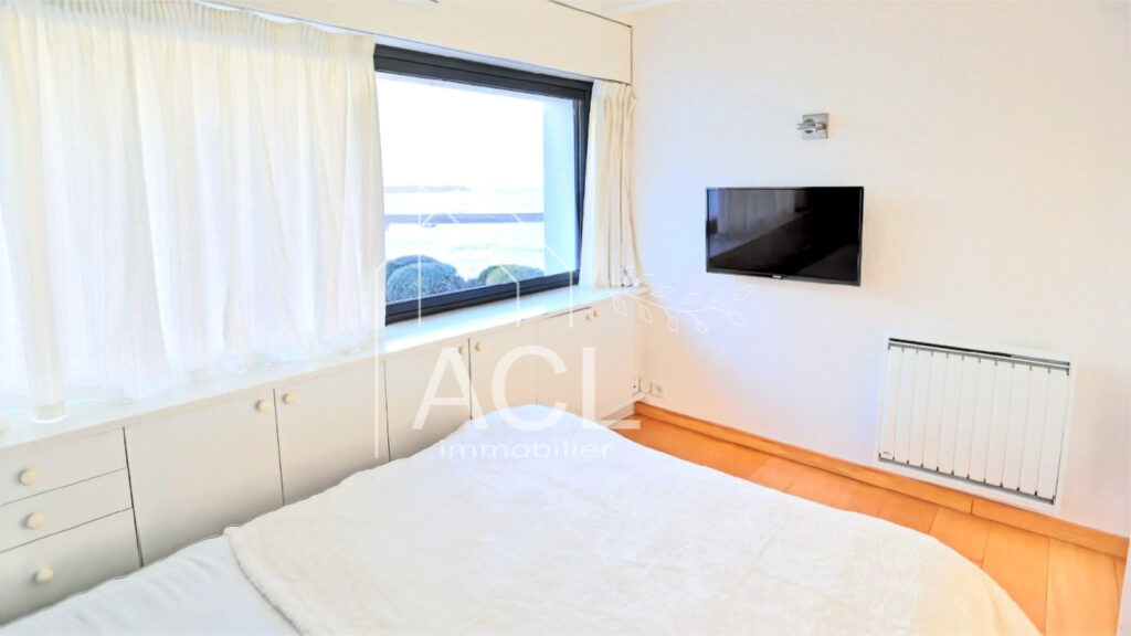 Villa d&rsquo;exception face à la mer avec piscine et spa – 6 pièces – 4 chambres – 125 m²