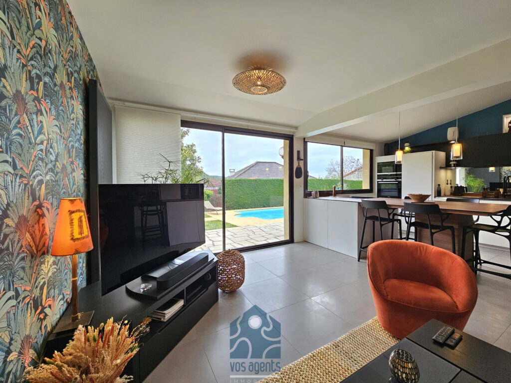 Maison de caractère 7 pièces 4 chambres avec piscine, terras – 7 pièces – 4 chambres – 218 m²
