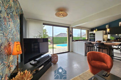 Maison de caractère 7 pièces 4 chambres avec piscine, terras – 7 pièces – 4 chambres – 218 m²