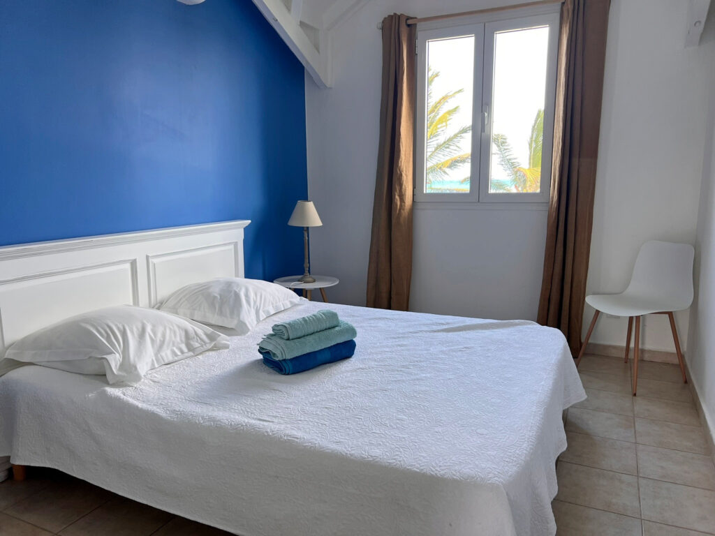 MAISON DE PLAGE FACE A LA MER A ST FRANCOIS – 4 pièces – 3 chambres – 109 m²