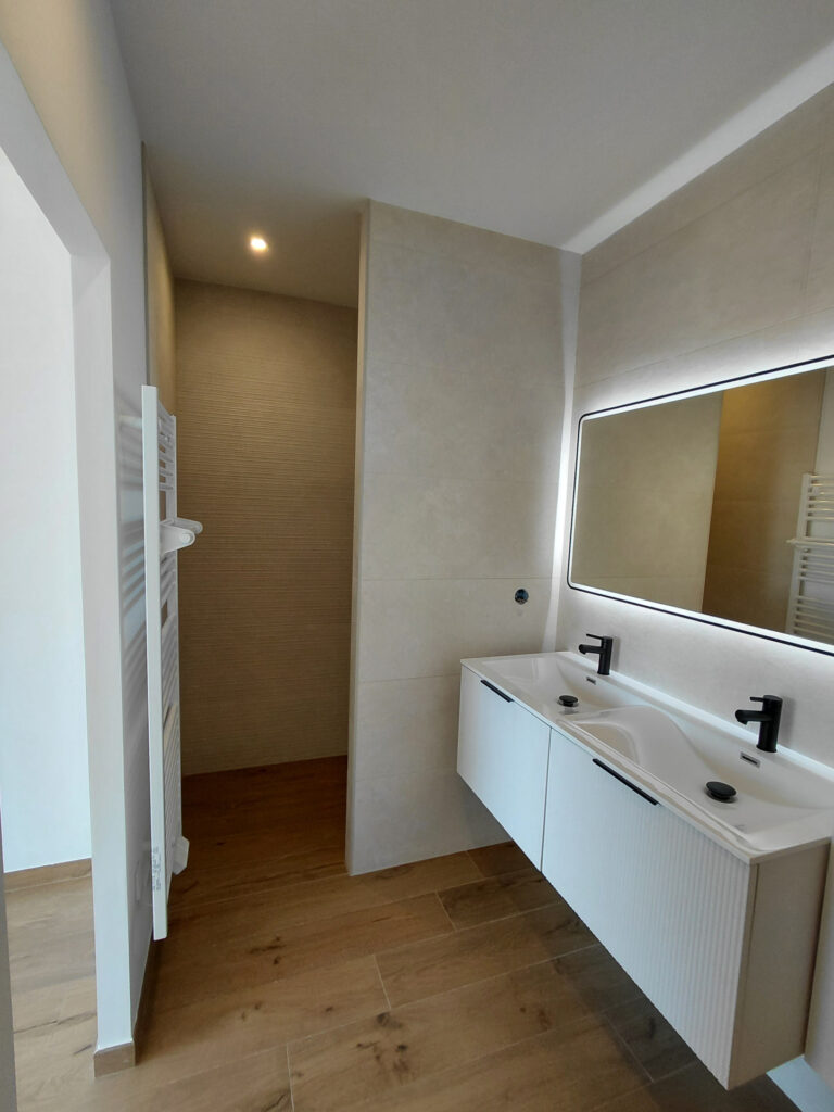 Belles prestations contemporaines. – 4 pièces – 3 chambres – 126 m²