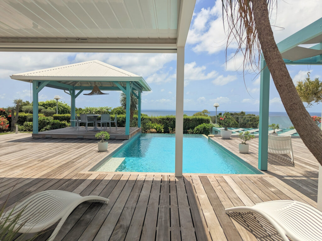 Villa d&rsquo;architecte de luxe – vue mer – St-François – 4 pièces – 3 chambres – 147 m²