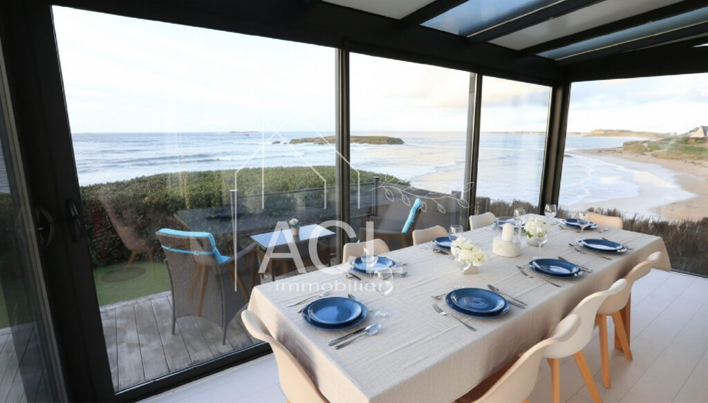 Villa d&rsquo;exception face à la mer avec piscine et spa – 6 pièces – 4 chambres – 125 m²
