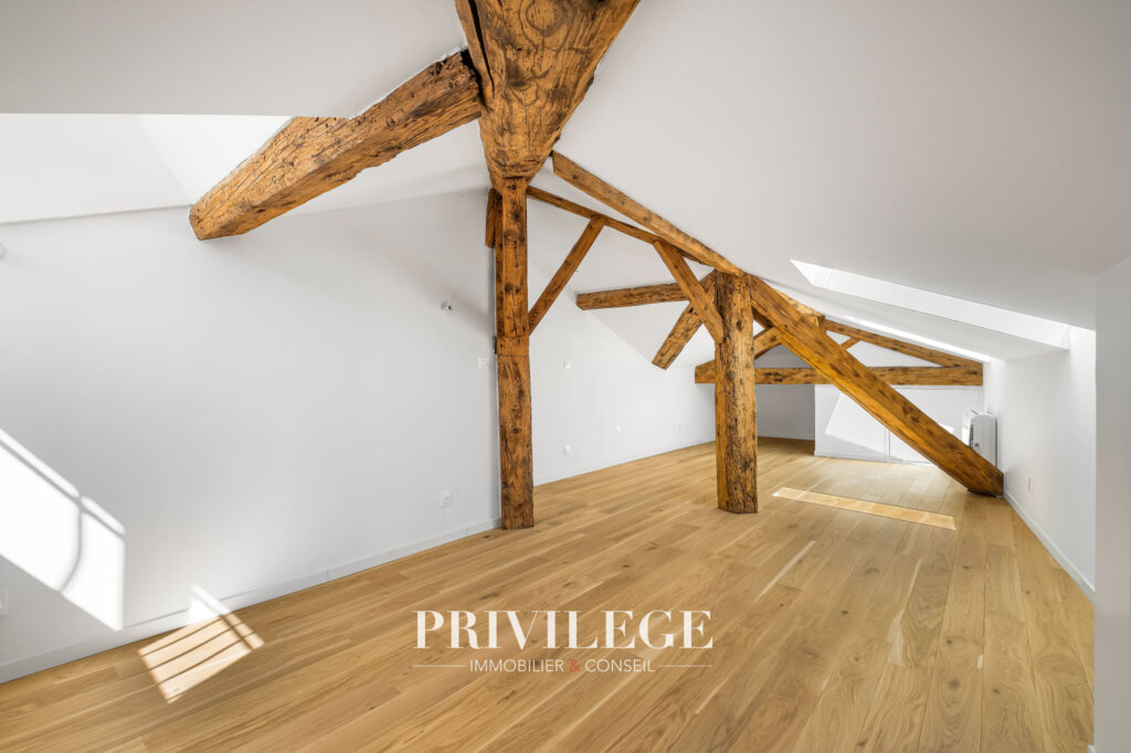 Lyon 9 – St Rambert  proche de l&rsquo;Ile Barbe- Duplex comme u – 5 pièces – 4 chambres – 163.74 m²