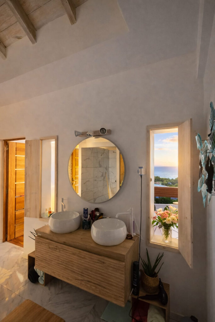 VILLA DE LUXE AVEC VUE MER 180o – SAINT FRANCOIS – 7 pièces – 5 chambres – 254.6 m²