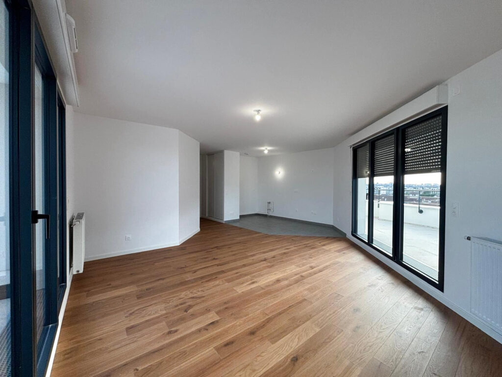 Un art de vivre rare au sommet   Disponible dès maintenant – 4 pièces – 3 chambres – 82 m²