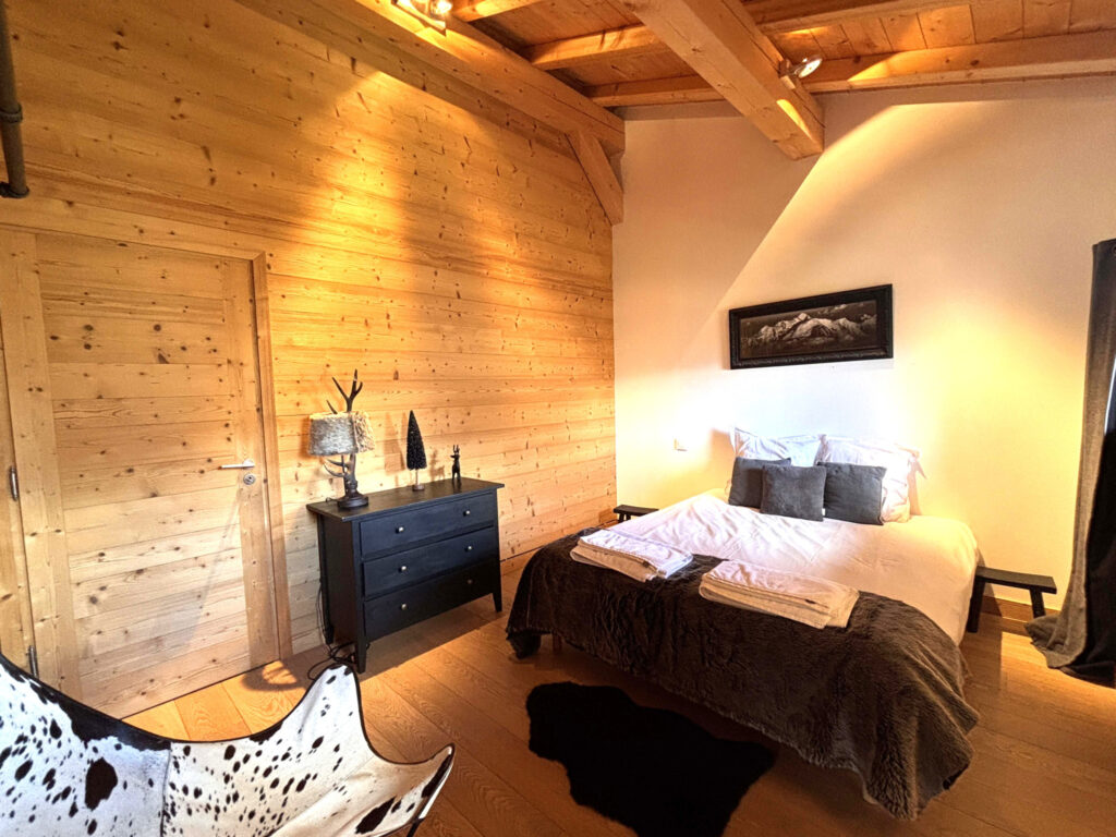 Chalet 10 pièces à 5 min. de Combloux – 10 pièces – 6 chambres – 323 m²