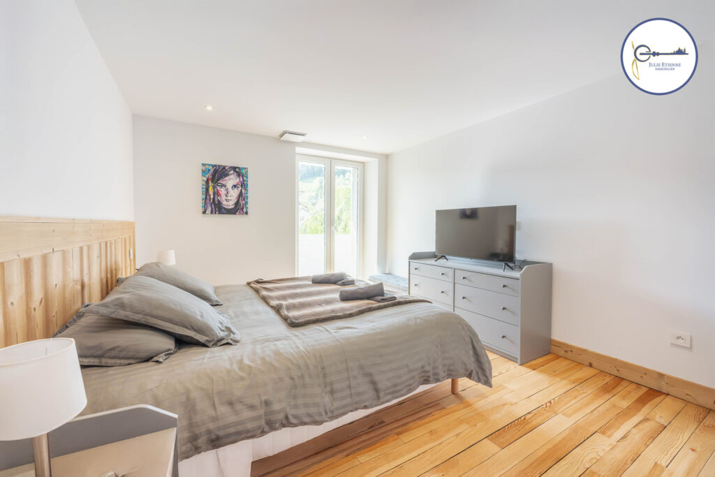 DEMEURE D&rsquo;EXCEPTION – GERARDMER – 13 PIECES – 437m2 avec SPA – 13 pièces – 8 chambres – 437 m²