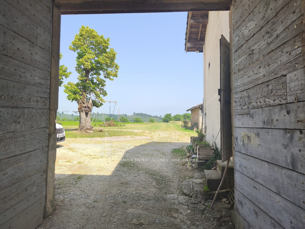 Saint Bonnet de Chavagne- Corps de Ferme 163 m2 – Terrain 49 – 6 pièces – 5 chambres – 163 m²