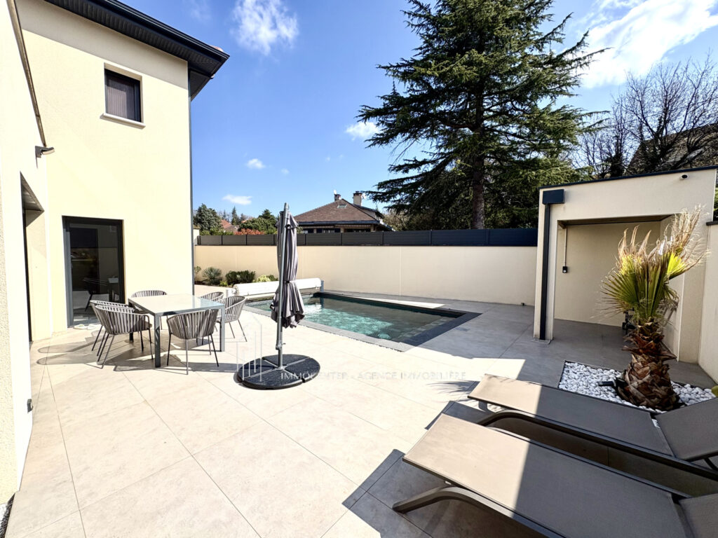 Villa  contemporaine Hauteurs du Péage de Roussillon – Agenc – 5 pièces – 3 chambres – 138 m²