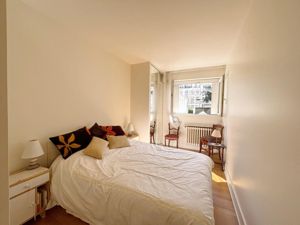 Appartement 3 pièces traversant rénové de 56 m2 à Montrouge – 3 pièces – 2 chambres – 56 m²