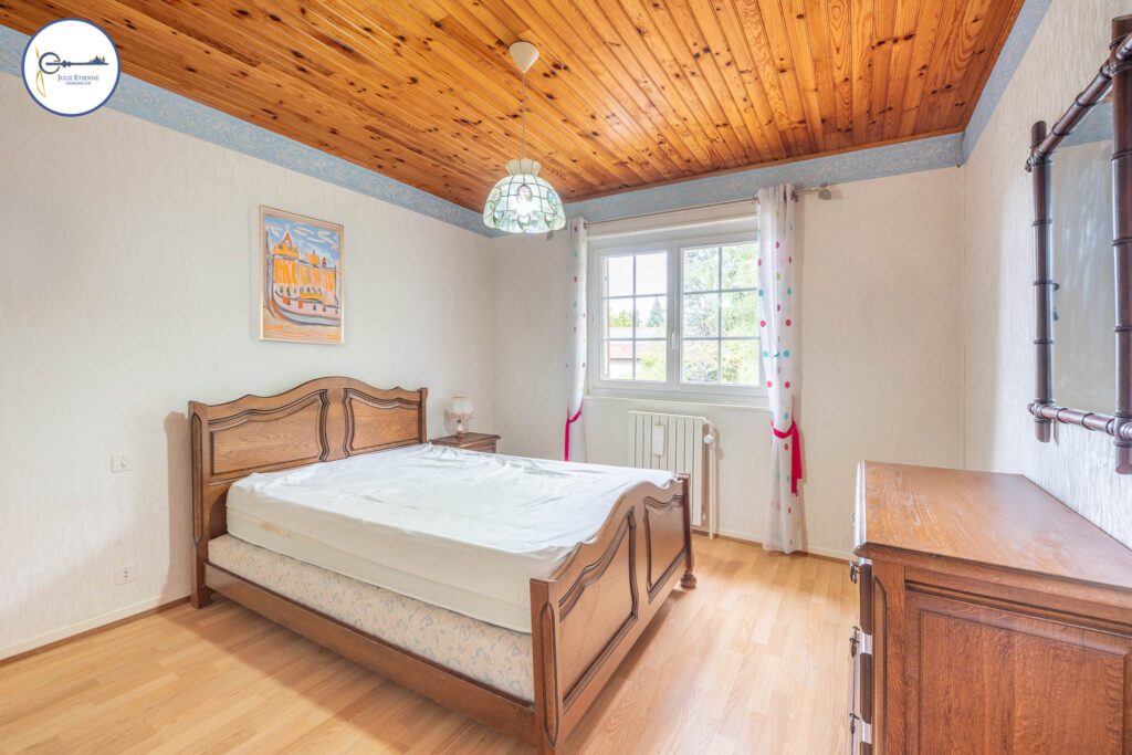 Maison HADOL 8 pièces 162m2  – 8 pièces – 5 chambres – 163 m²