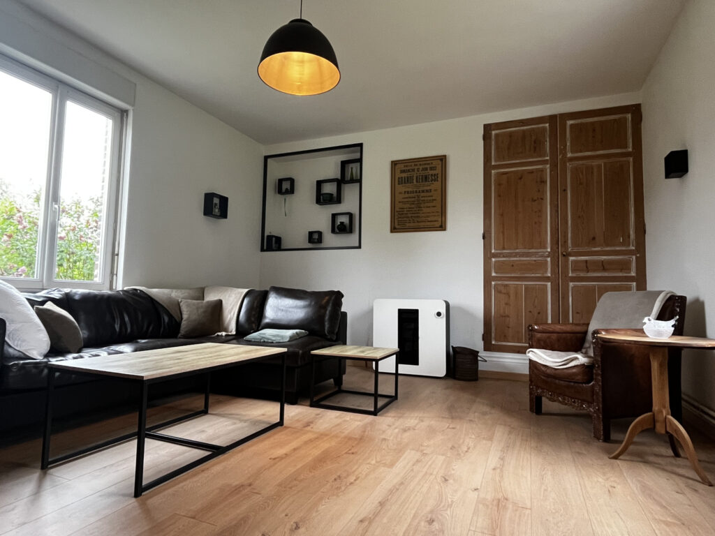 Propriété pleine de charmes au coeur des prairies normande – 5 pièces – 3 chambres – 98 m²