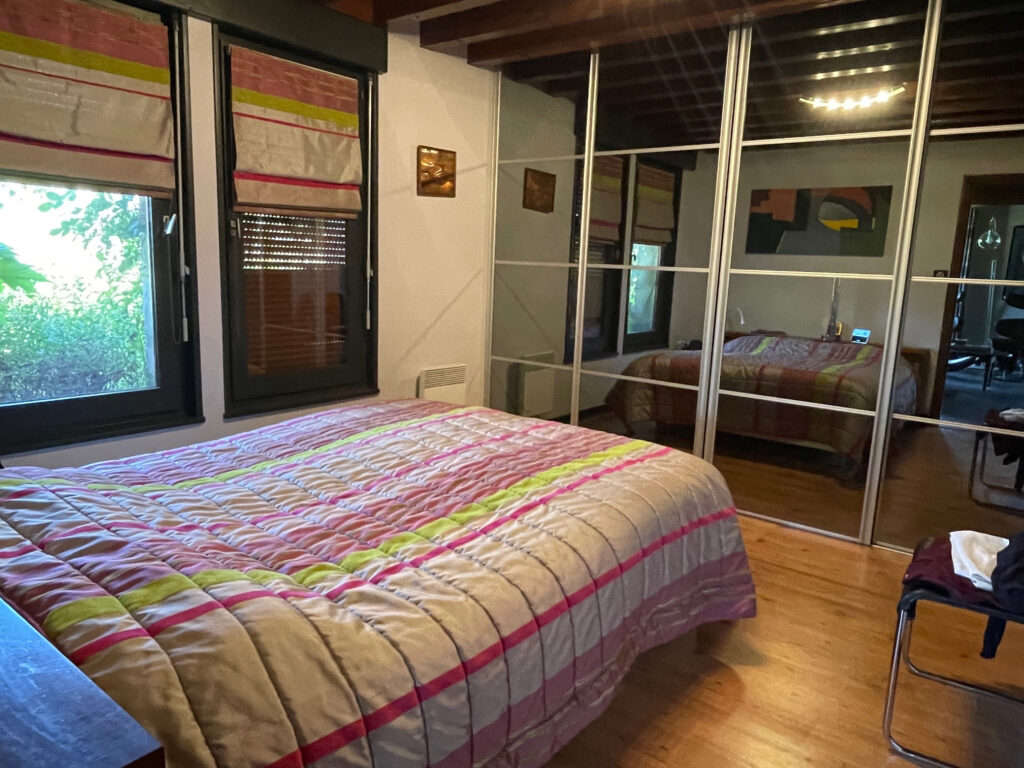 Beaujolais vert : maison calme, écologique avec vue et pisci – 7 pièces – 5 chambres – 228.26 m²