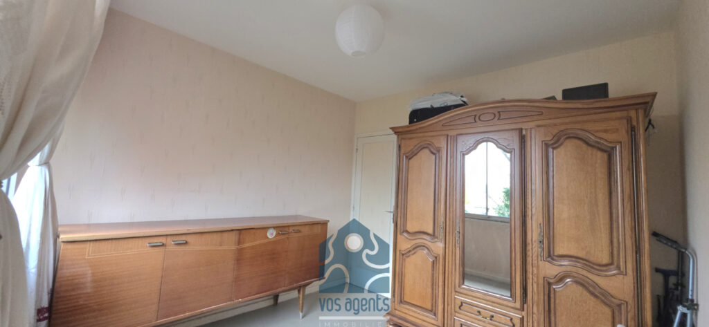 Appartement T4 avec balcon, parking couvert et annexes – 4 pièces – 3 chambres – 68.52 m²