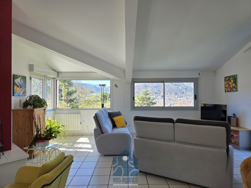 Maison d&rsquo;architecte 7 pièces avec garage, terrasse et terrai – 7 pièces – 5 chambres – 175 m²
