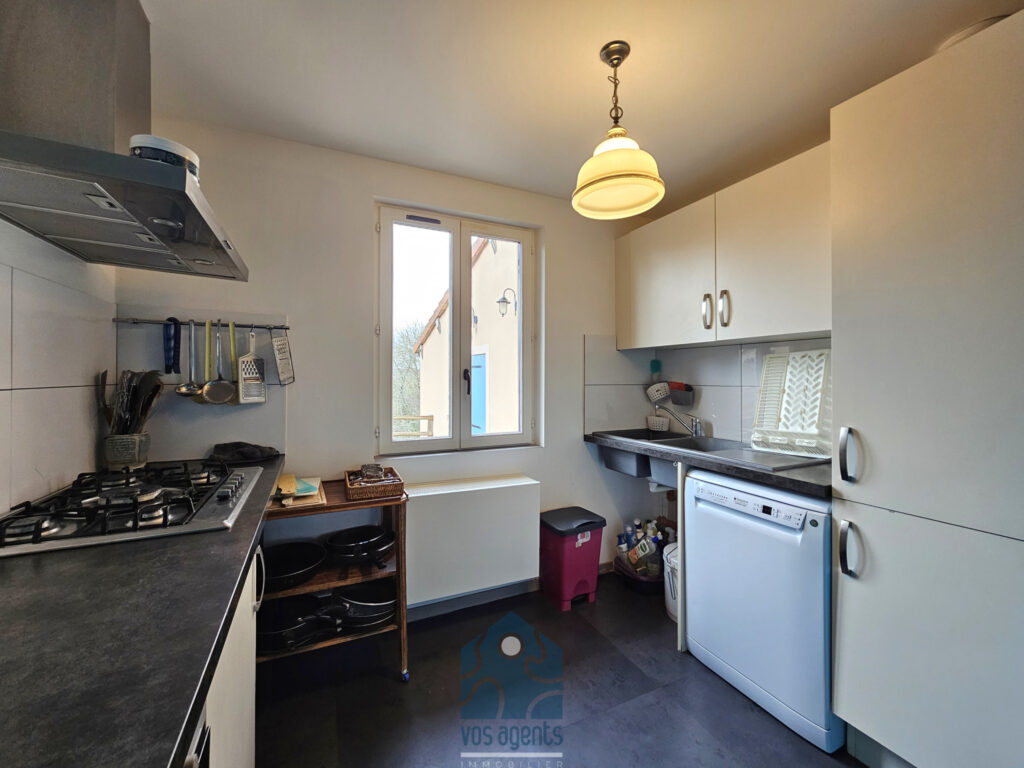 Propriété 9 pièces avec gîte et partie privative, grange, pi – 9 pièces – 6 chambres – 300 m²