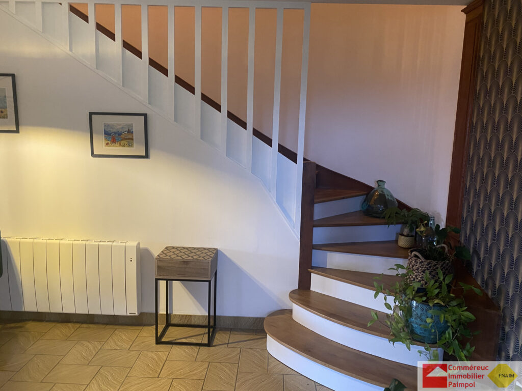Vue sur mer, belle néo-bretonne rénovée, 200m2, 8 pièces, te – 8 pièces – 5 chambres – 223.85 m²