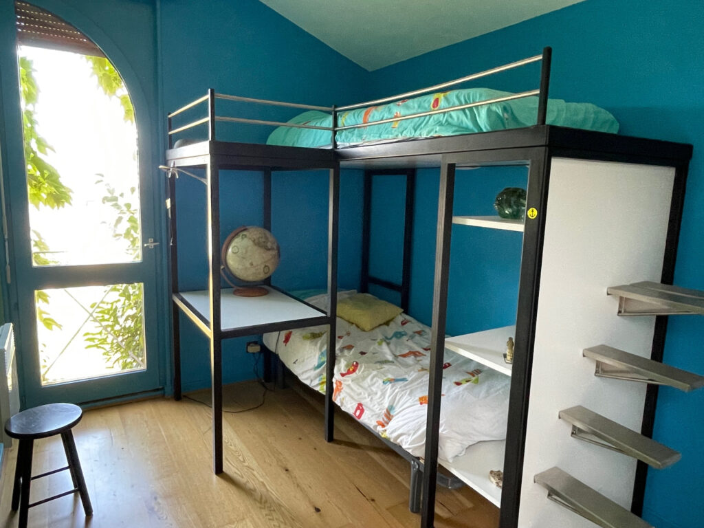 Beaujolais vert : maison calme, écologique avec vue et pisci – 7 pièces – 5 chambres – 228.26 m²