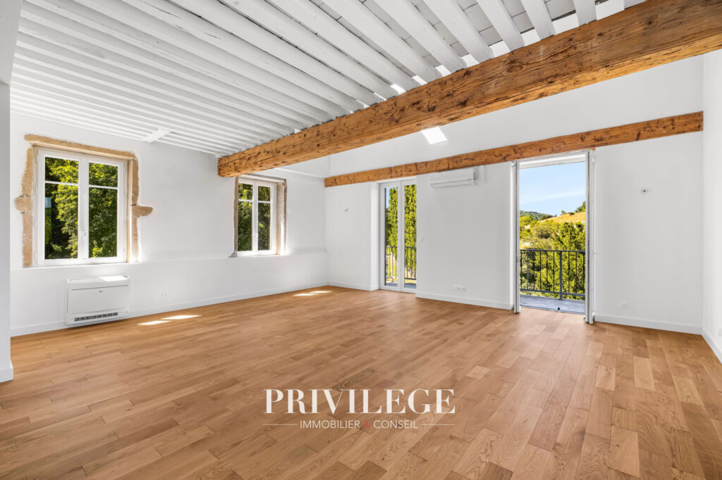 Lyon 9 – St Rambert  proche de l&rsquo;Ile Barbe- Duplex comme u – 5 pièces – 4 chambres – 163.74 m²
