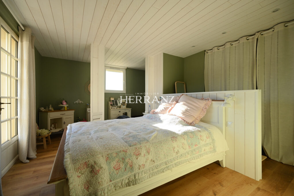 Maison de campagne  – 6 pièces – 4 chambres – 142.43 m²
