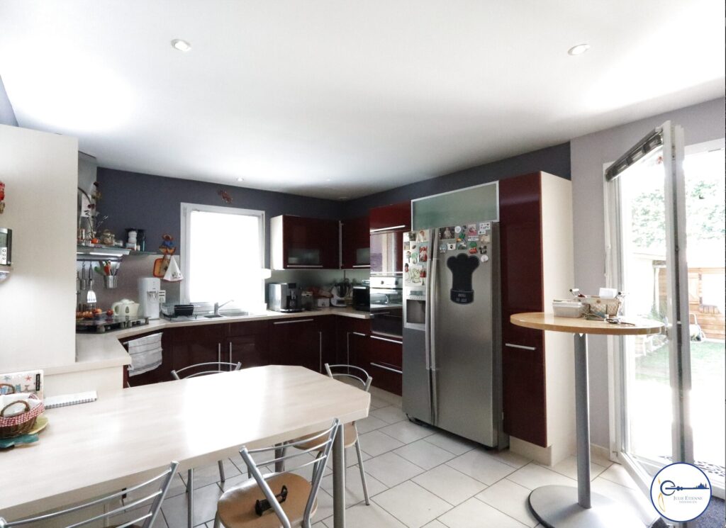 Maison Dompaire 8 pièces 187 m2 – 8 pièces – 4 chambres – 187 m²