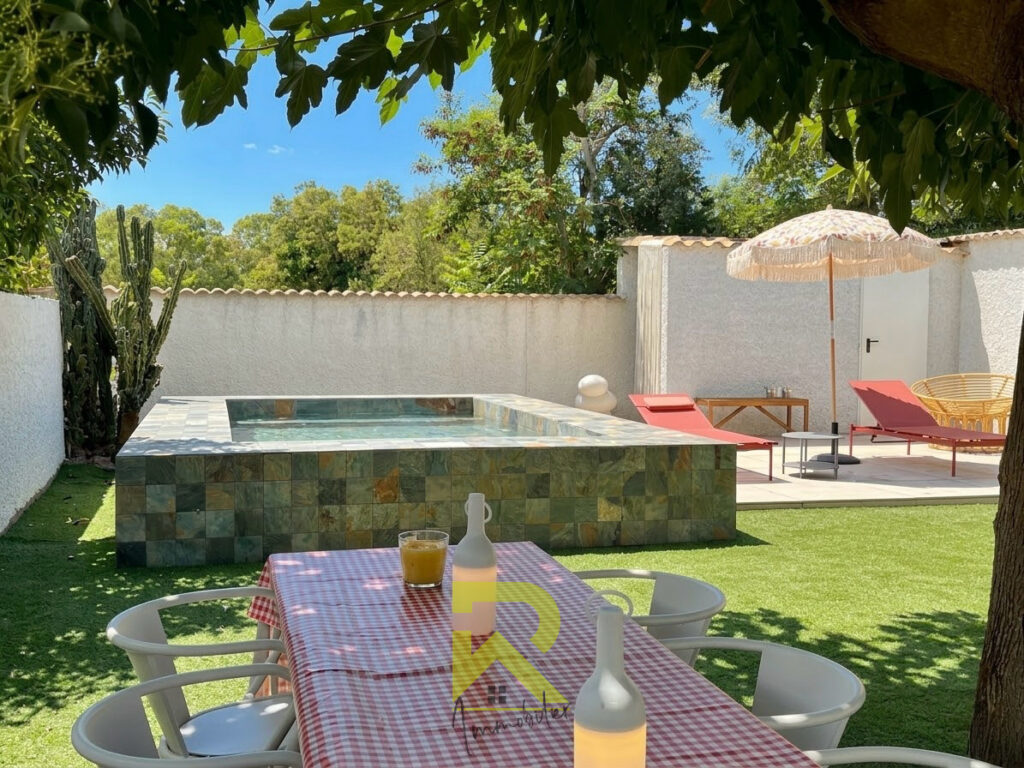 GRAU D&rsquo;AGDE, Villa 3 faces rénovée récemment de plain-pied a – 4 pièces – 3 chambres – 72 m²